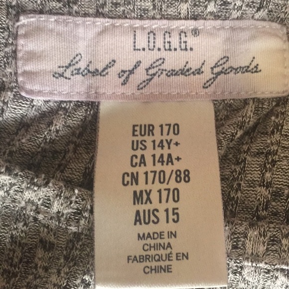 H & M Skip to Next Sleeveless - Picture 2 of 2